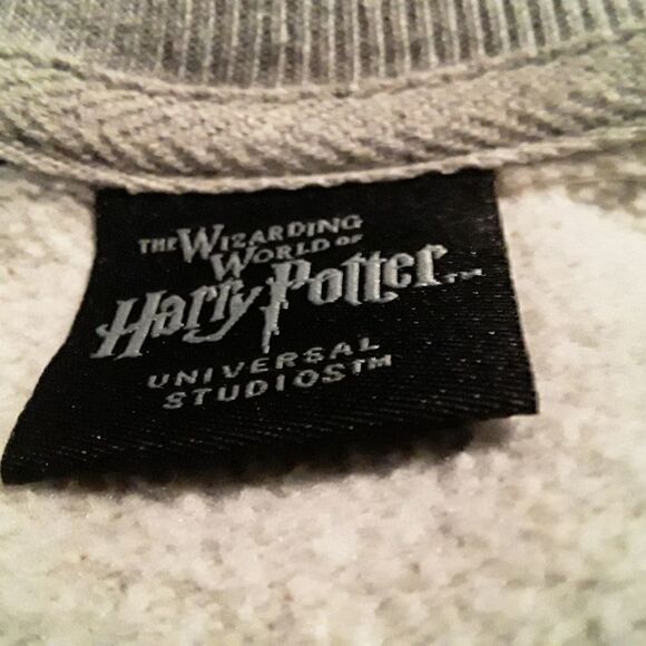 Harry Potter Universal Studios Hufflepuff Unisex Sweatshirt Size XS/S - Picture 6 of 7
